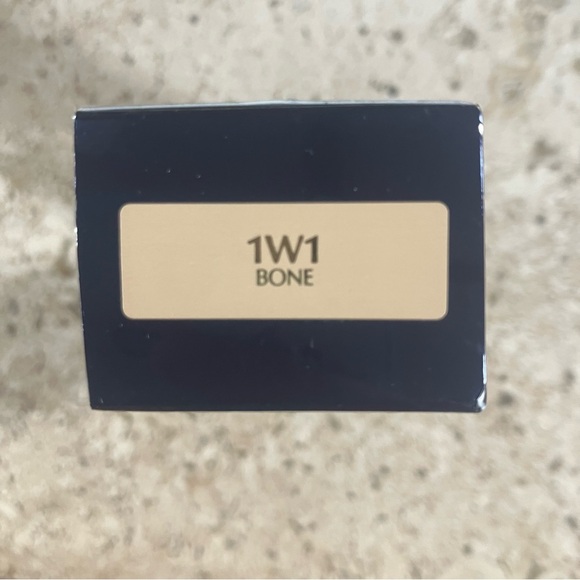 NIB Estee Lauder Futurist SkinTint Serum Foundation SPF 20 BONE 1W1 - Picture 3 of 11